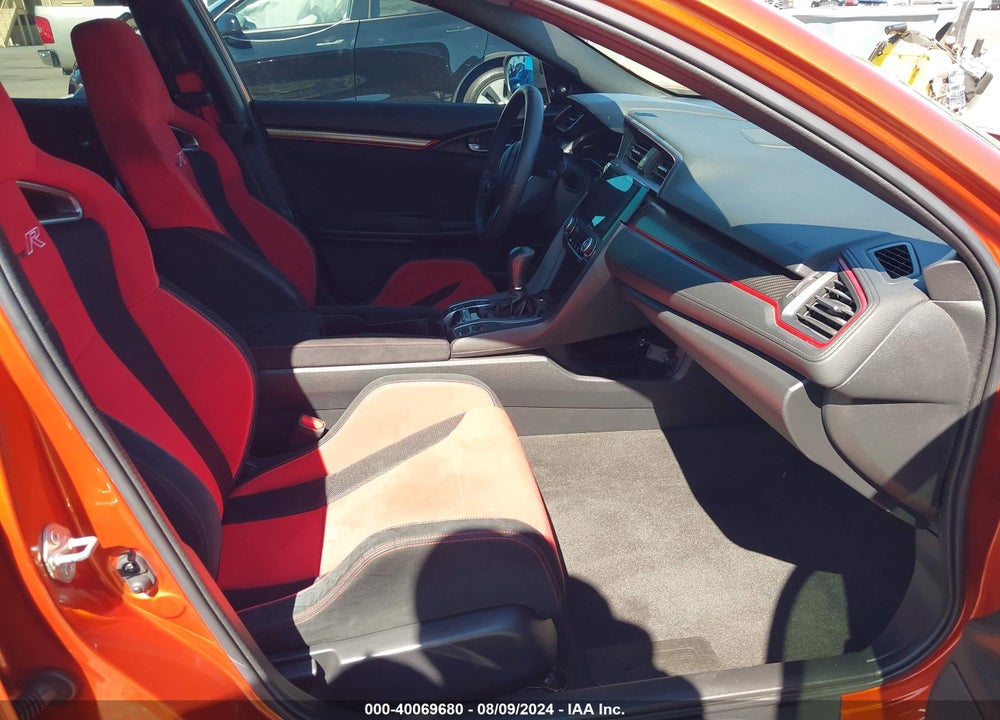 2018 HONDA CIVIC TYPE-R TOURING VIN: SHHFK8G75JU204588