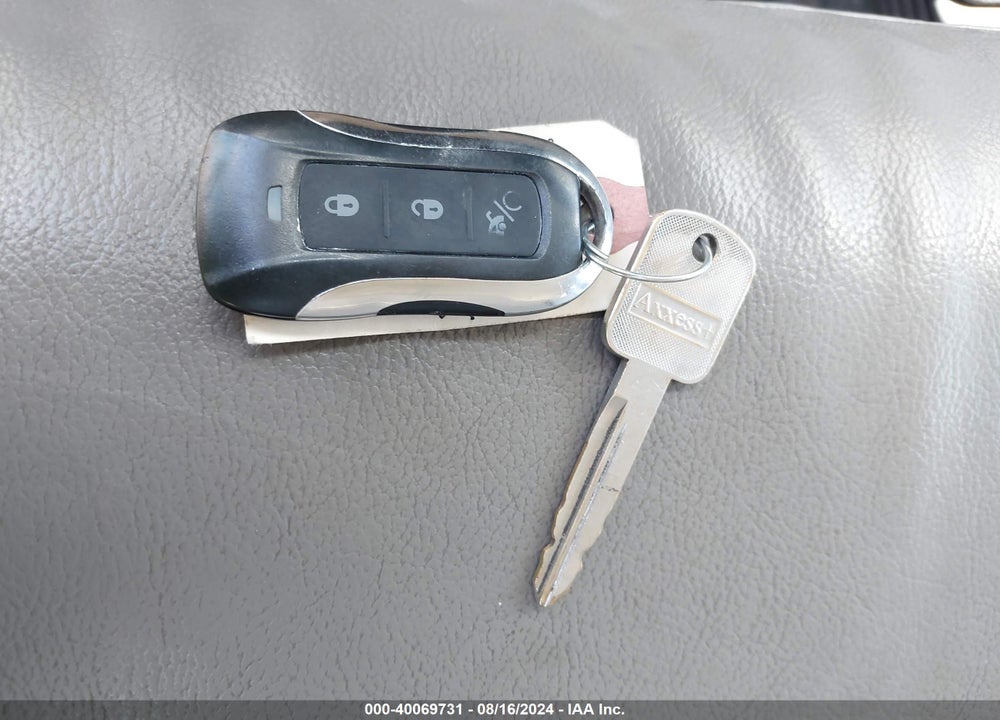 2008 FORD F-250 XL VIN: 1FTSW21518EB24015