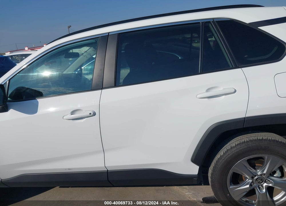 2024 TOYOTA RAV4 XLE VIN: 2T3W1RFV1RC266765