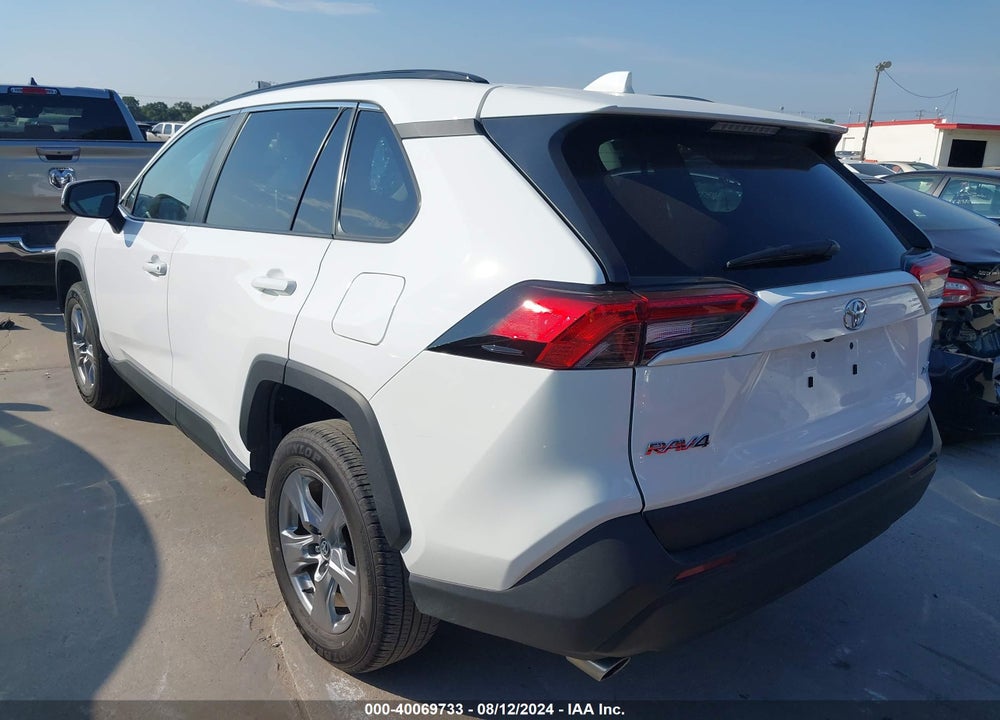 2024 TOYOTA RAV4 XLE VIN: 2T3W1RFV1RC266765