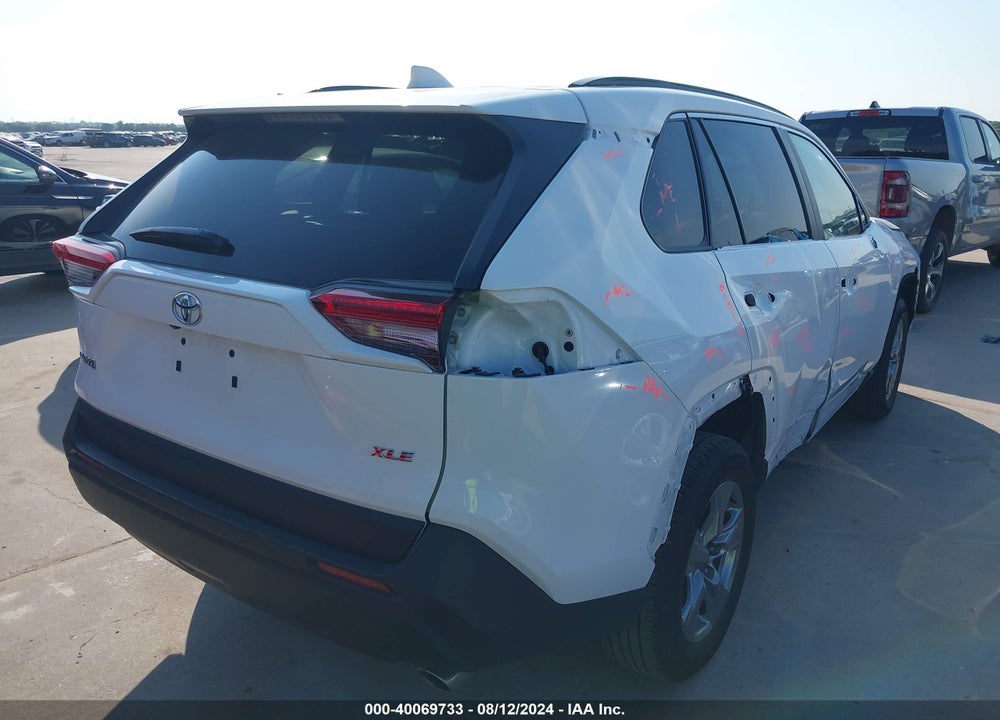 2024 TOYOTA RAV4 XLE VIN: 2T3W1RFV1RC266765