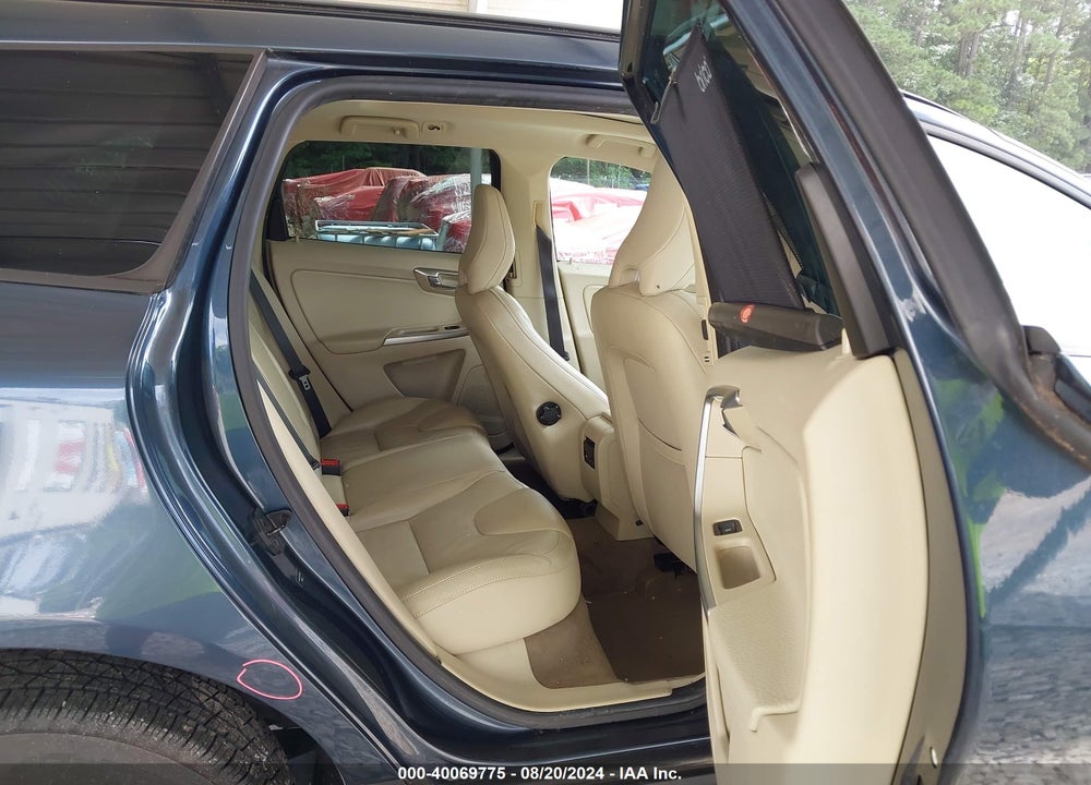 2010 VOLVO XC60 3.2 VIN: YV4982DL0A2122876