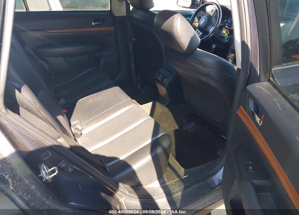 2014 SUBARU OUTBACK 2.5I LIMITED VIN: 4S4BRBMC2E3302731