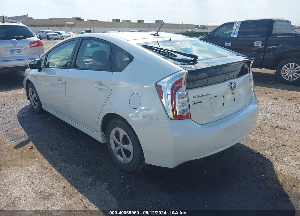 2015 TOYOTA PRIUS THREE VIN: JTDKN3DU1F0417581