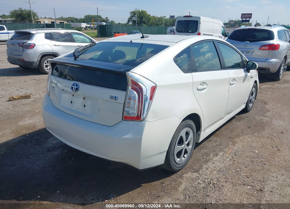 2015 TOYOTA PRIUS THREE VIN: JTDKN3DU1F0417581