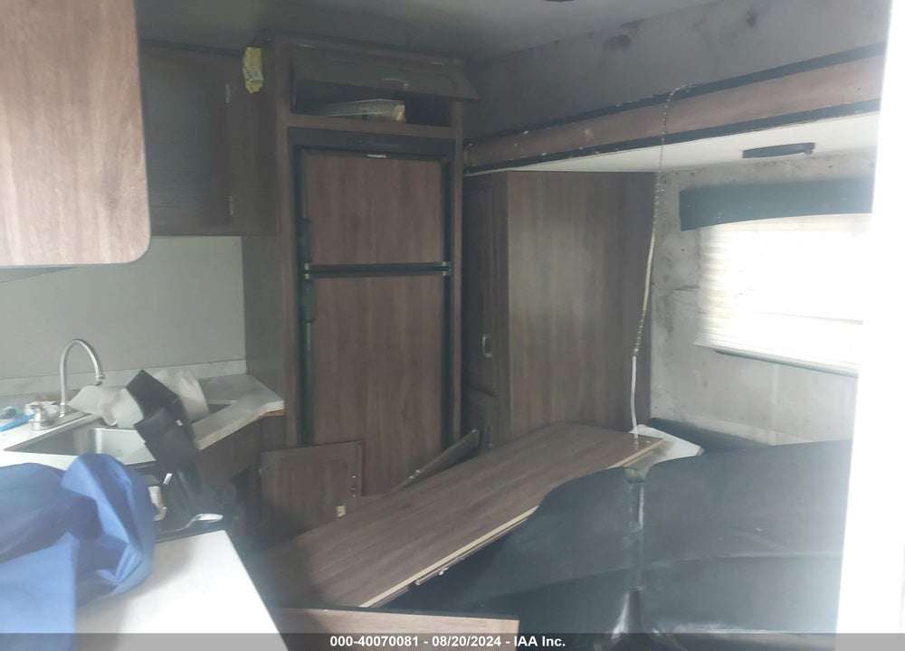 2019 FOREST RIVER WORK AND PLAY VIN: 5ZT2WPVB8K7018796