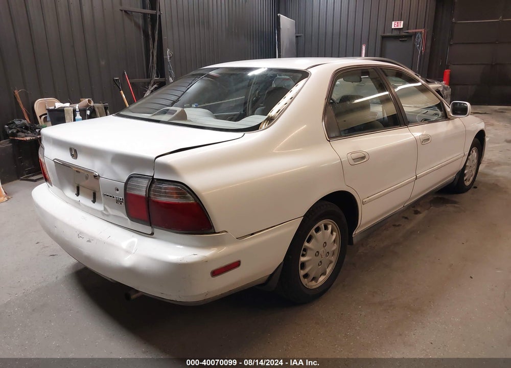 1996 HONDA ACCORD EX/EX-R VIN: 1HGCD5651TA039438