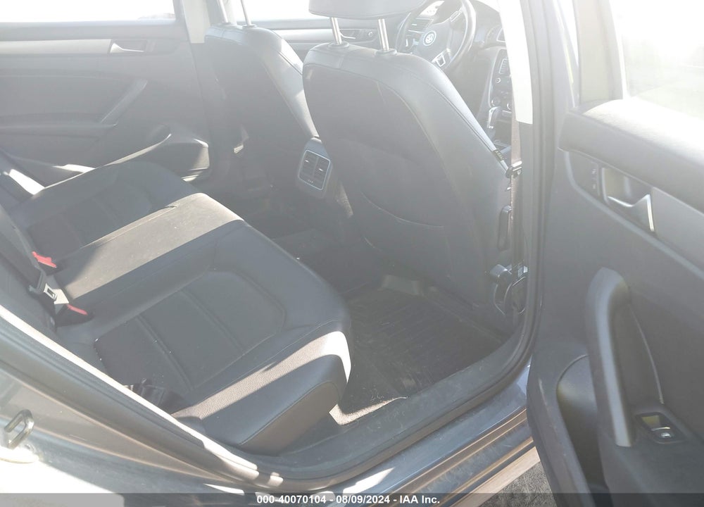 2014 VOLKSWAGEN PASSAT 2.0L TDI SE VIN: 1VWBN7A33EC037199