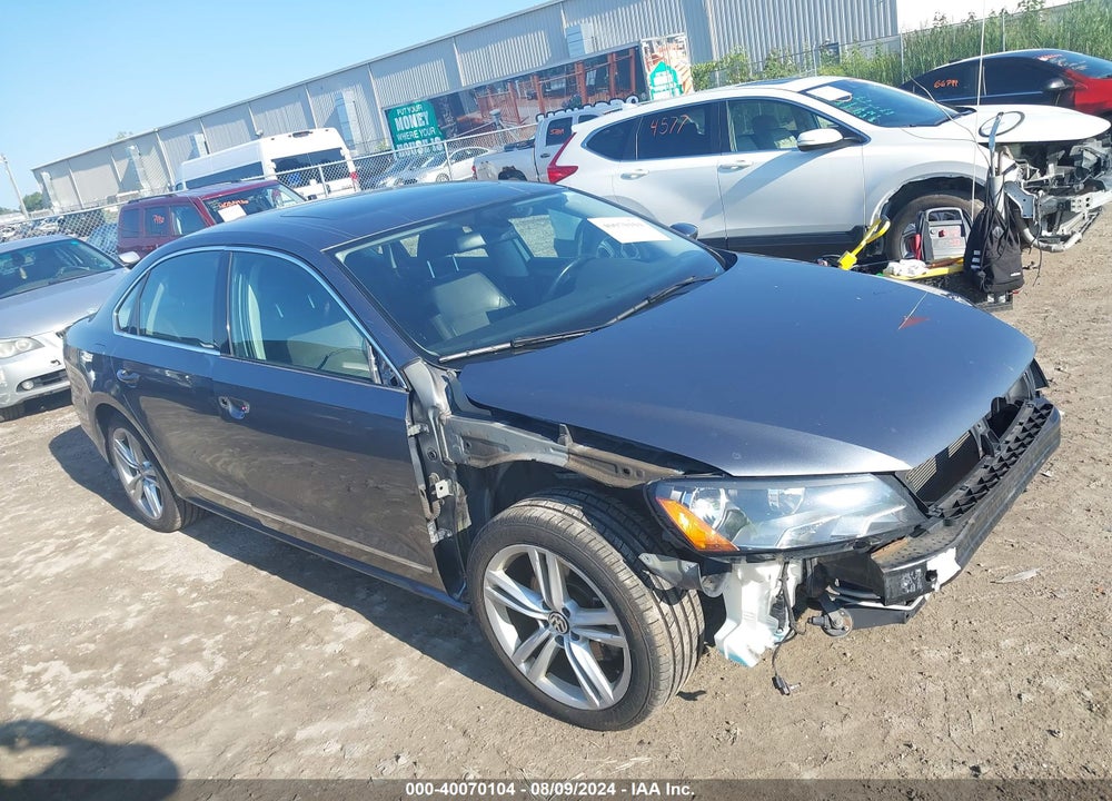 2014 VOLKSWAGEN PASSAT 2.0L TDI SE VIN: 1VWBN7A33EC037199