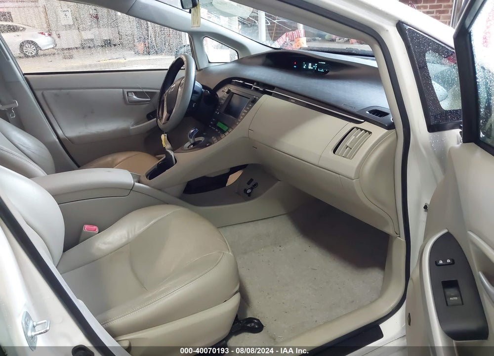 2011 TOYOTA PRIUS THREE VIN: JTDKN3DU7B1437029