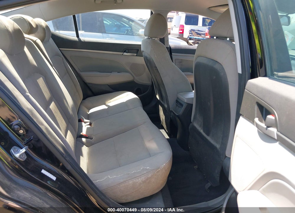 2017 HYUNDAI ELANTRA SE VIN: KMHD84LFSHU272562