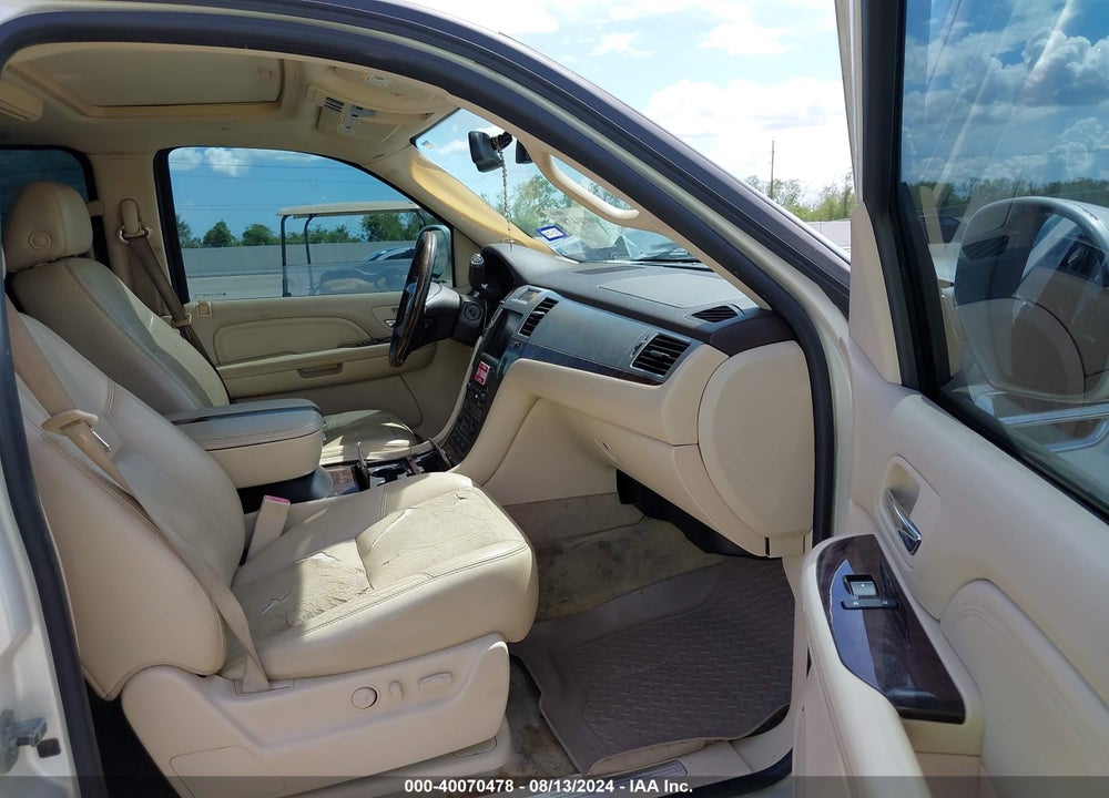 2007 CADILLAC ESCALADE ESV VIN: 1GYFK66837R318103