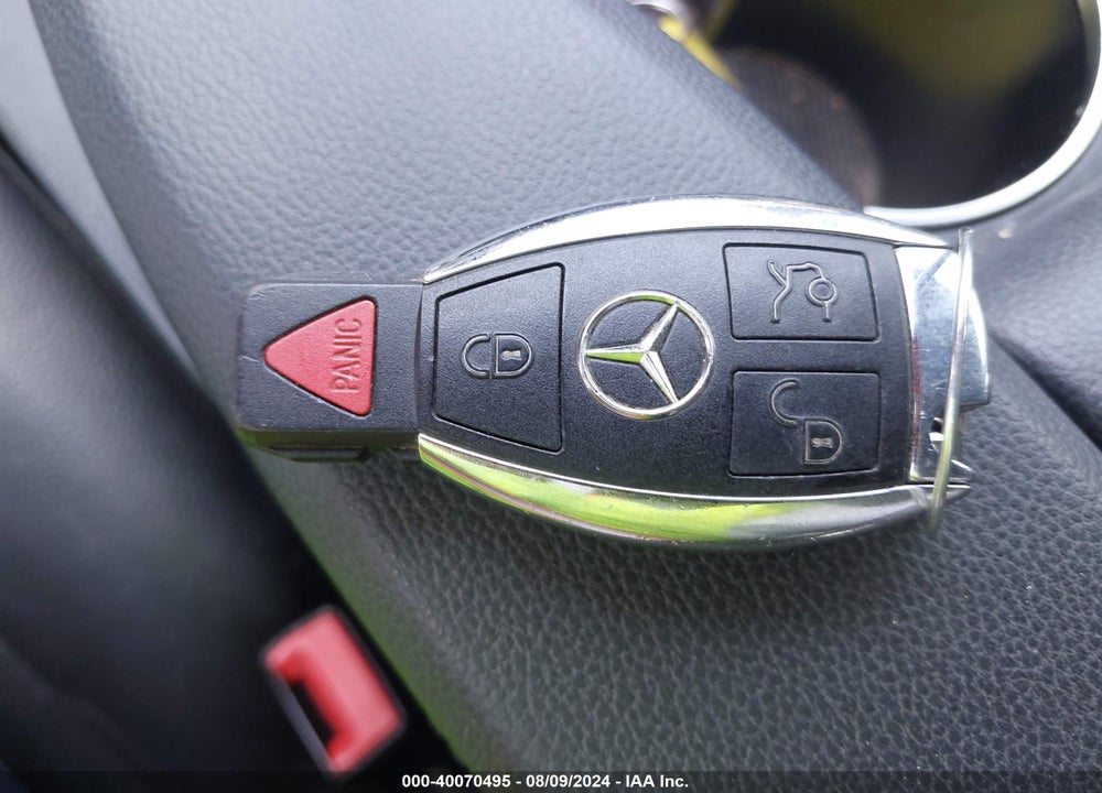 2013 MERCEDES-BENZ C 250 LUXURY/SPORT VIN: WDDGF4HB2DA845819