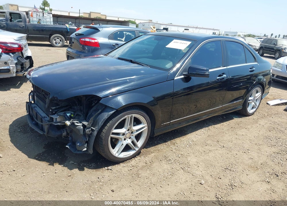 2013 MERCEDES-BENZ C 250 LUXURY/SPORT VIN: WDDGF4HB2DA845819