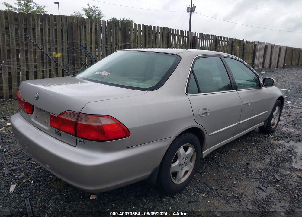 1999 HONDA ACCORD EX V6 VIN: 1HGCG1651XA031720