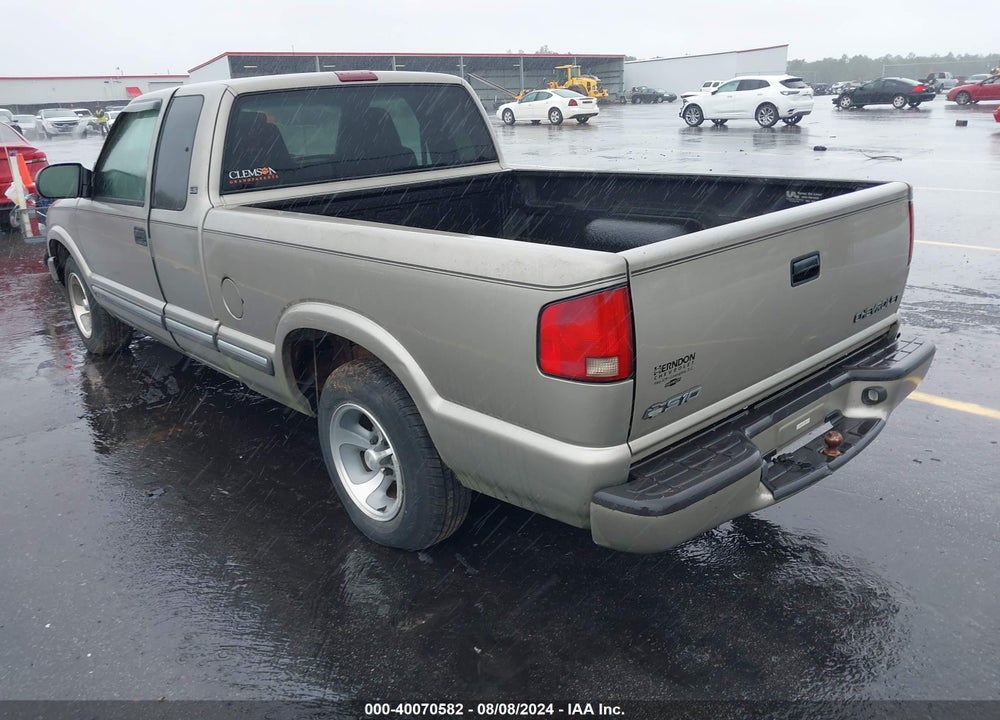 2001 CHEVROLET S-10 LS VIN: 1GCCS195X18204187