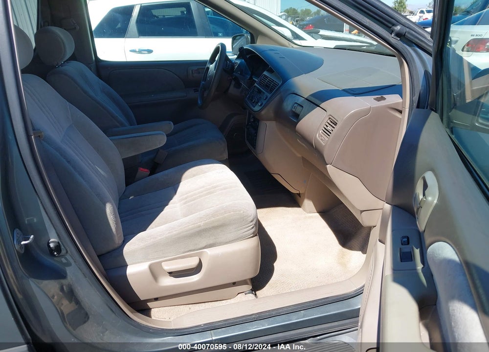 2000 TOYOTA SIENNA LE VIN: 4T3ZF13C1YU283971