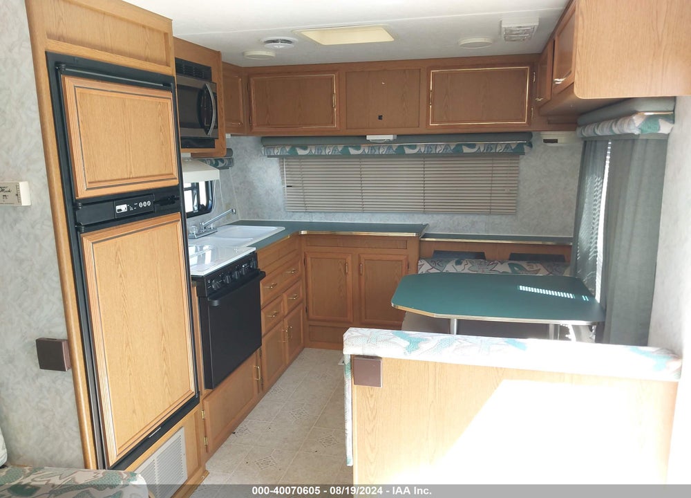 1998 JAYCO RV VIN: 1UJBJ02P8W1CM0581