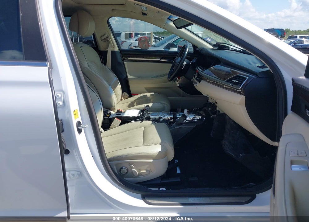 2018 GENESIS G90 3.3T PREMIUM VIN: KMHG34JA8JU047576