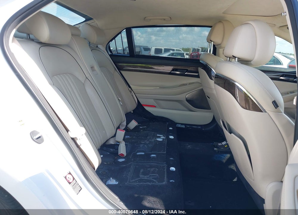 2018 GENESIS G90 3.3T PREMIUM VIN: KMHG34JA8JU047576