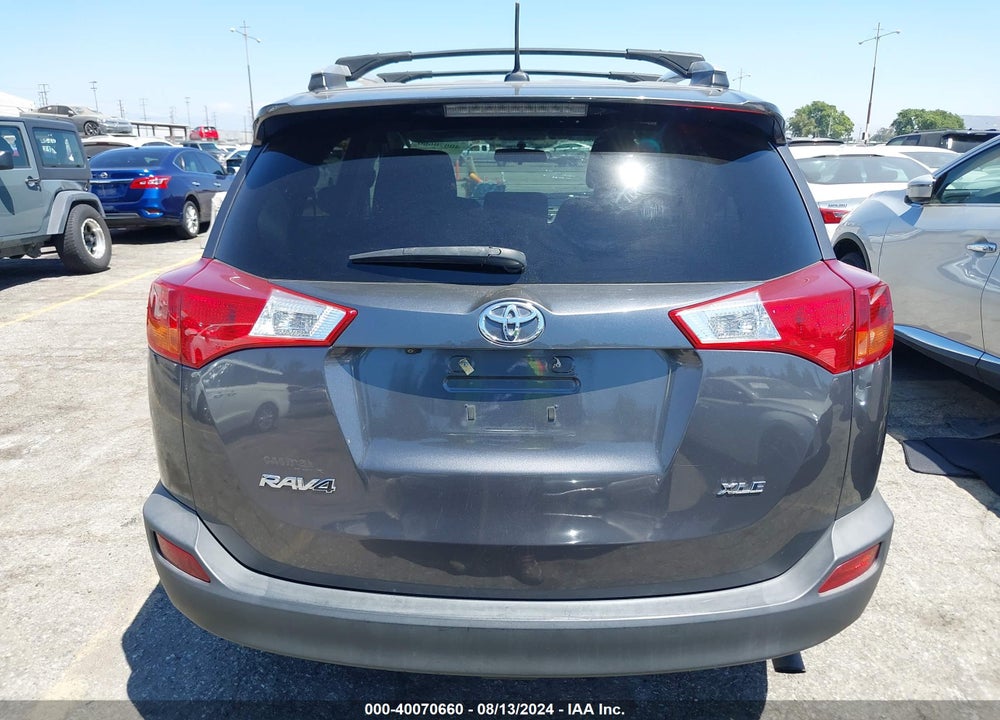 2015 TOYOTA RAV4 XLE VIN: 2T3WFREV5FW147923