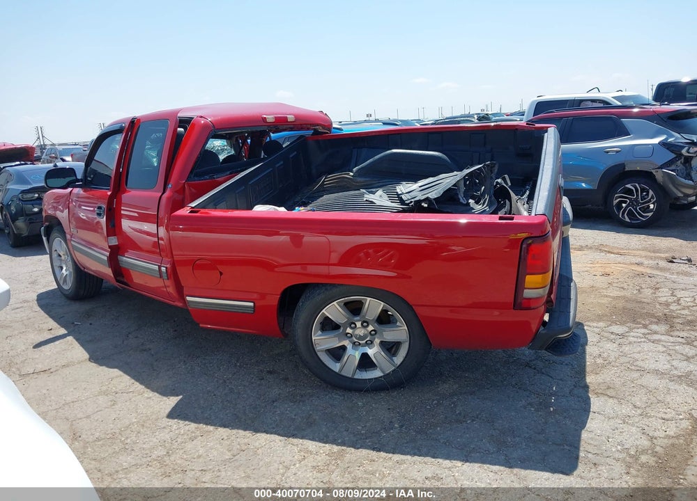2000 CHEVROLET SILVERADO 1500 LS VIN: 2GCEC19T8Y1333577