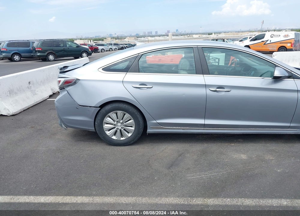 2016 HYUNDAI SONATA HYBRID VIN: KMHE24L13GA014342