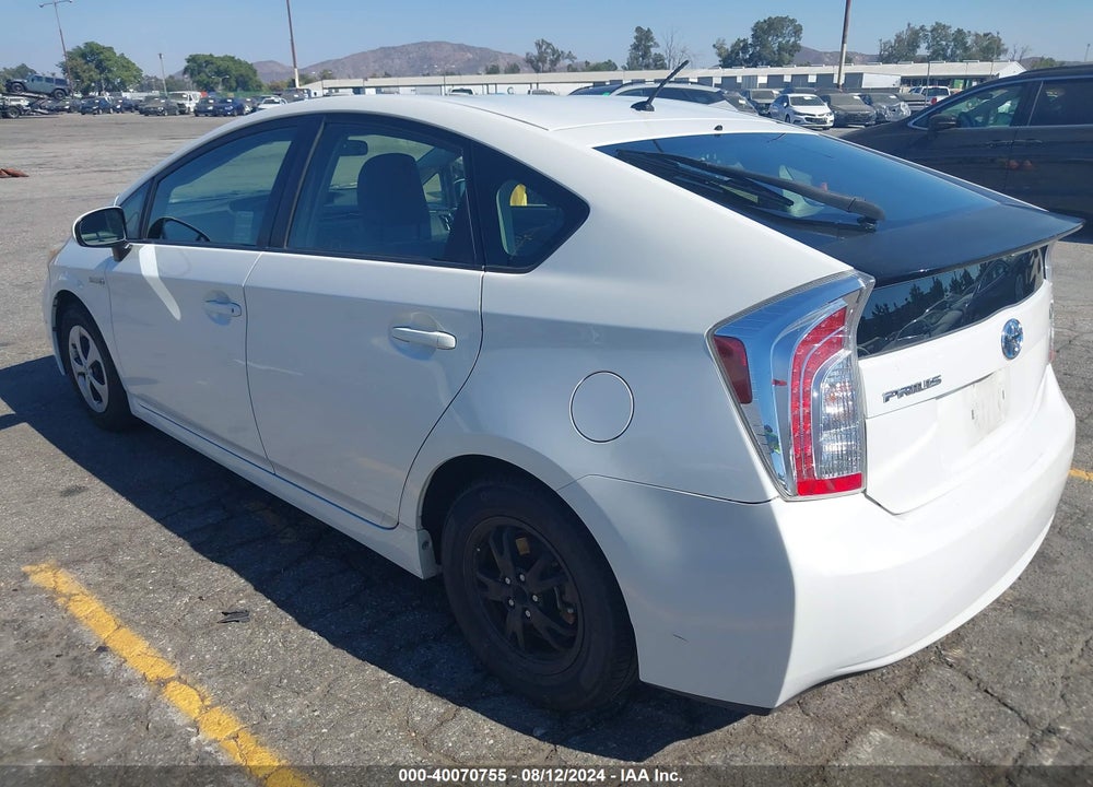 2013 TOYOTA PRIUS TWO VIN: JTDKN3DU6D5668984