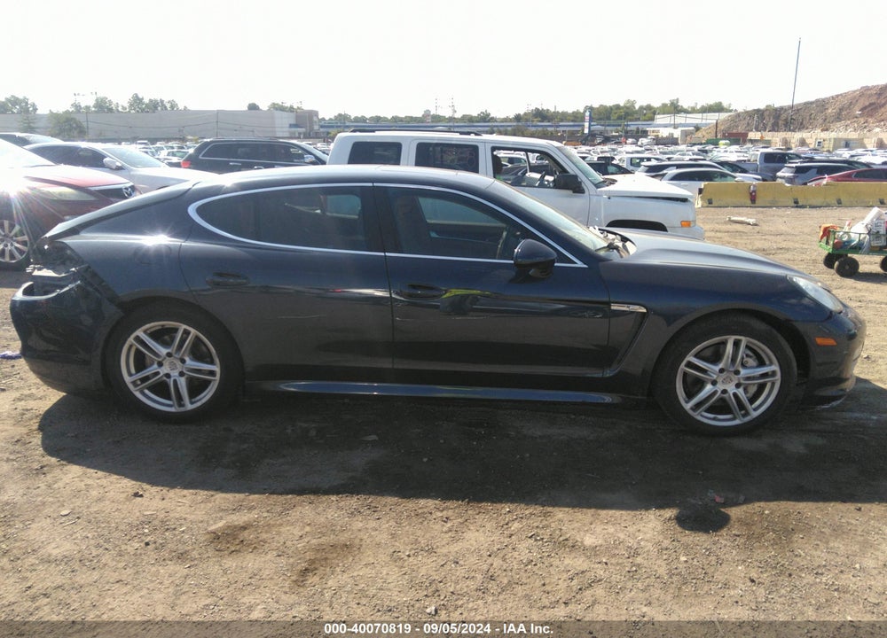 2011 PORSCHE PANAMERA 4S VIN: WP0AB2A73BL061916