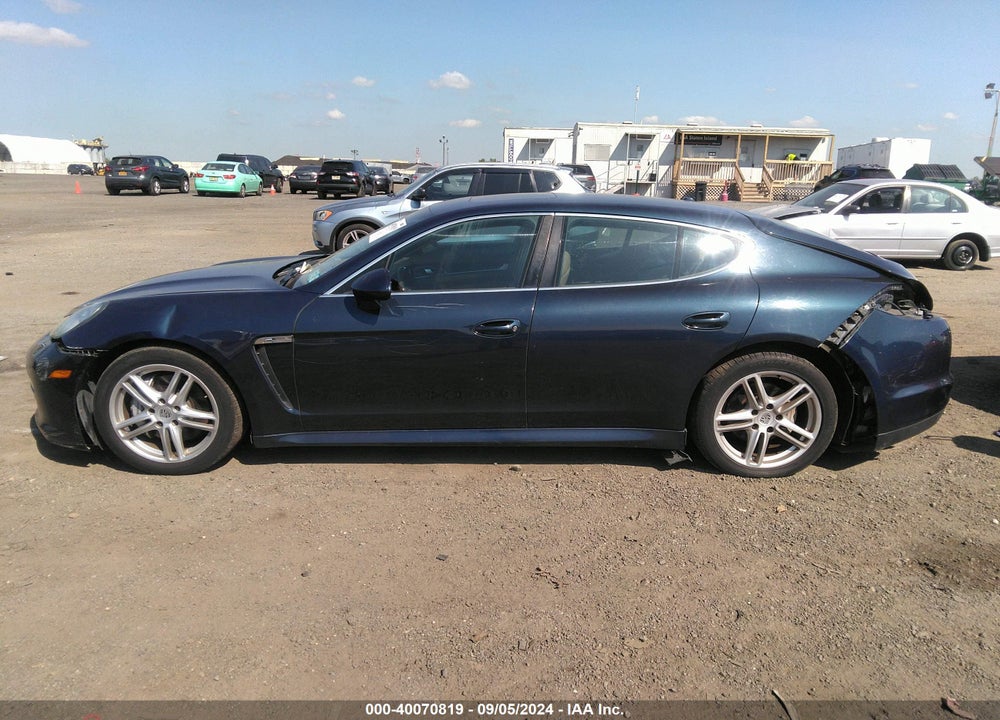 2011 PORSCHE PANAMERA 4S VIN: WP0AB2A73BL061916