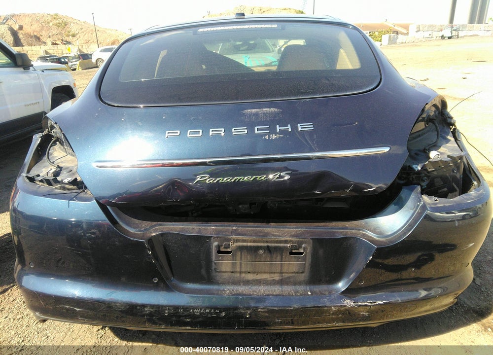 2011 PORSCHE PANAMERA 4S VIN: WP0AB2A73BL061916