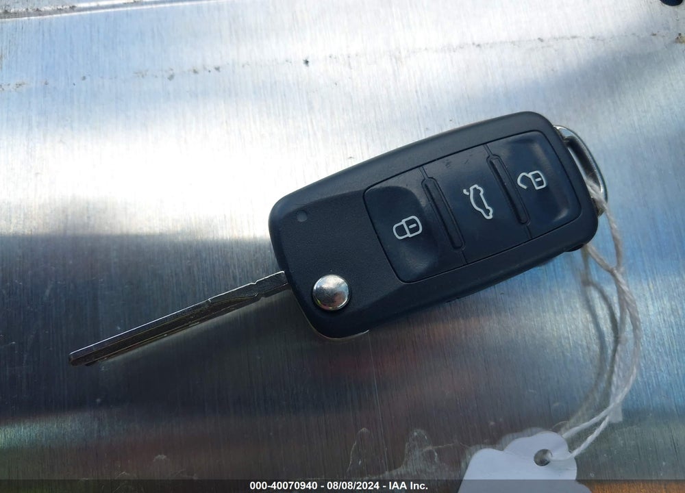 2014 VOLKSWAGEN JETTA 2.0L S VIN: 3VW2K7AJ8EM327587