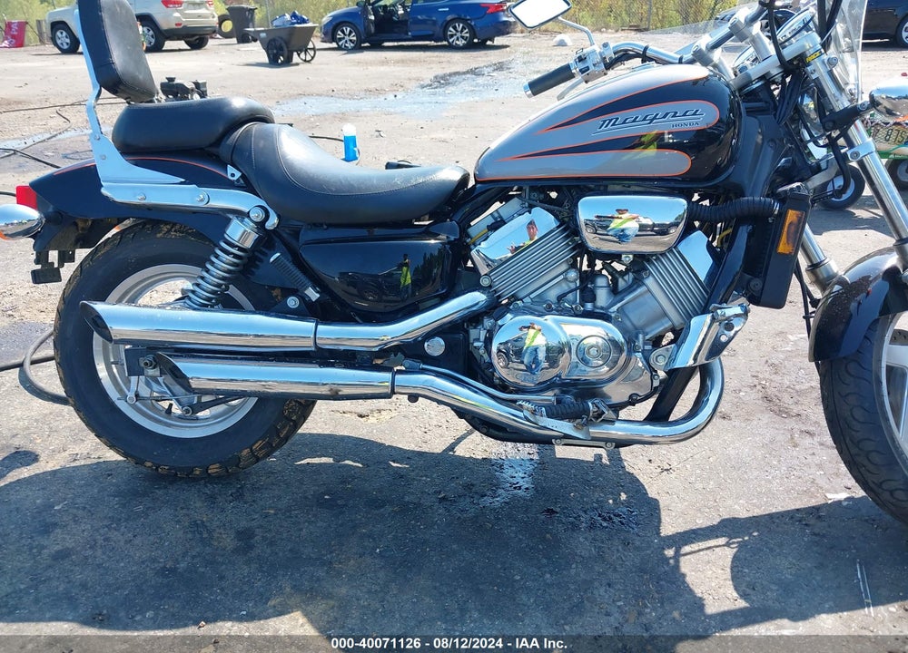 1998 HONDA VF750 C2 VIN: JH2RC4338WM300969