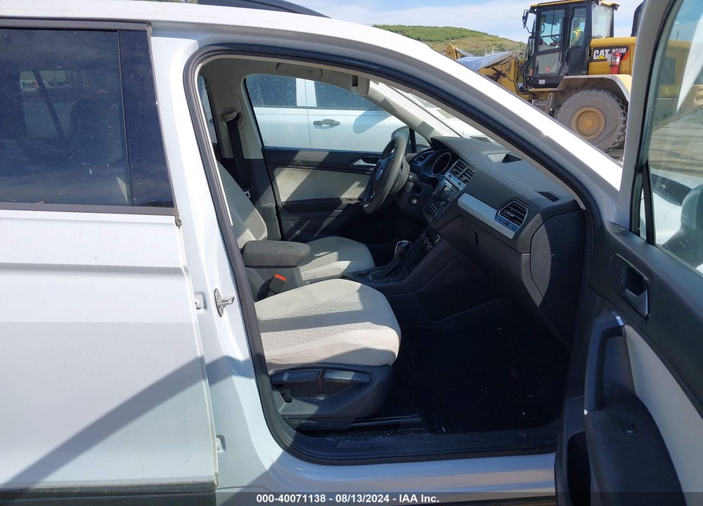 2018 VOLKSWAGEN TIGUAN 2.0T S VIN: 3VV0B7AX7JM123227