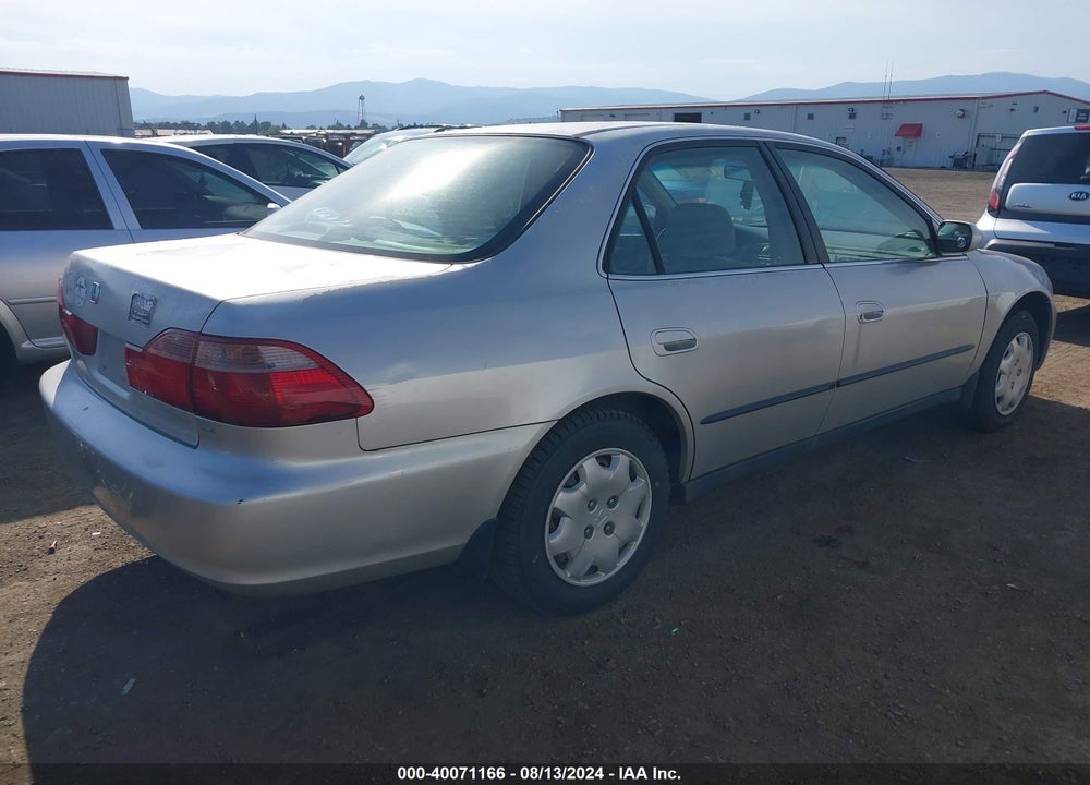1998 HONDA ACCORD LX VIN: 1HGCG5541WA131086
