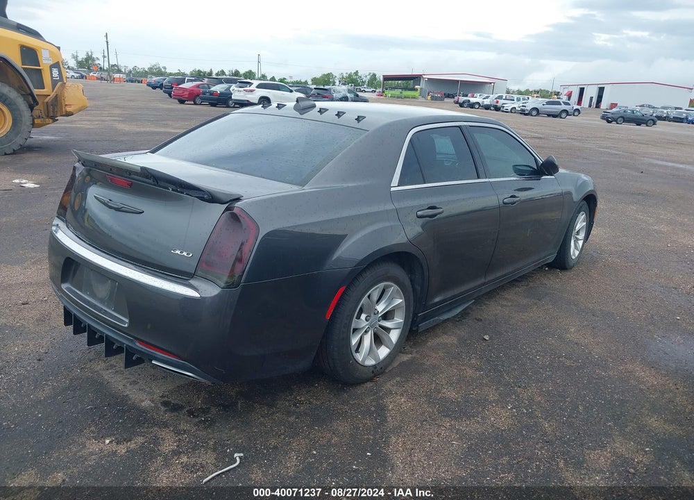 2016 CHRYSLER 300 LIMITED VIN: 2C3CCAAG1GH269821