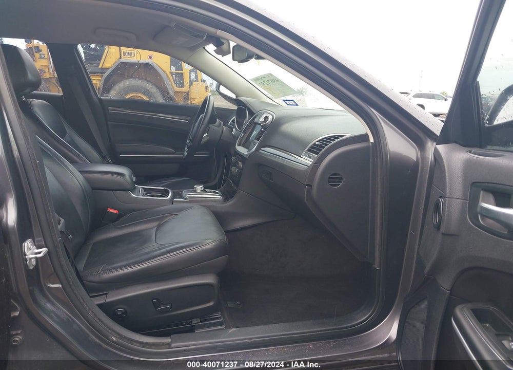 2016 CHRYSLER 300 LIMITED VIN: 2C3CCAAG1GH269821