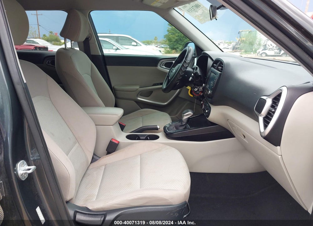 2020 KIA SOUL LX VIN: KNDJ23AU0L7012372