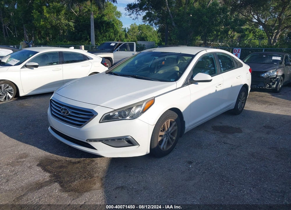 2015 HYUNDAI SONATA SE VIN: 5NPE24AF1FH156182