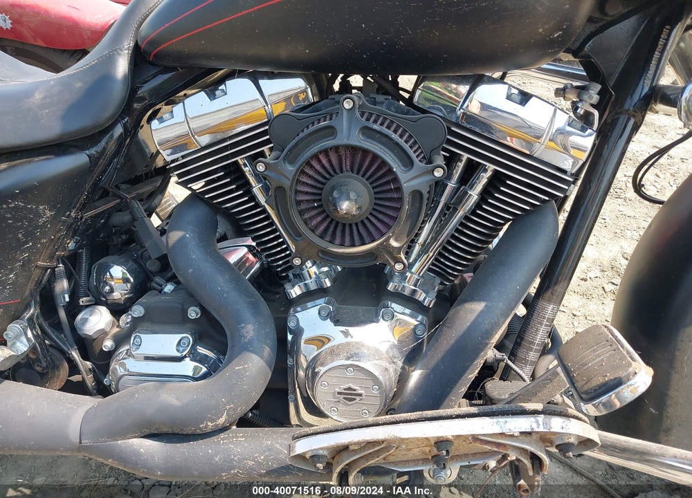 2011 HARLEY-DAVIDSON FLTRX VIN: 1HD1KHM13BB654013