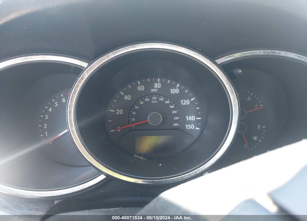 2011 KIA SORENTO LX VIN: 5XYKT3A12BG174108