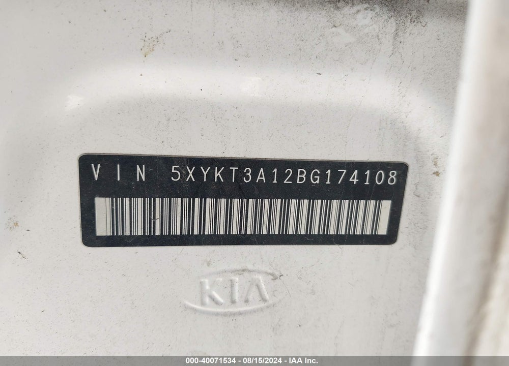 2011 KIA SORENTO LX VIN: 5XYKT3A12BG174108
