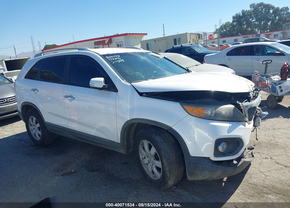 2011 KIA SORENTO LX VIN: 5XYKT3A12BG174108