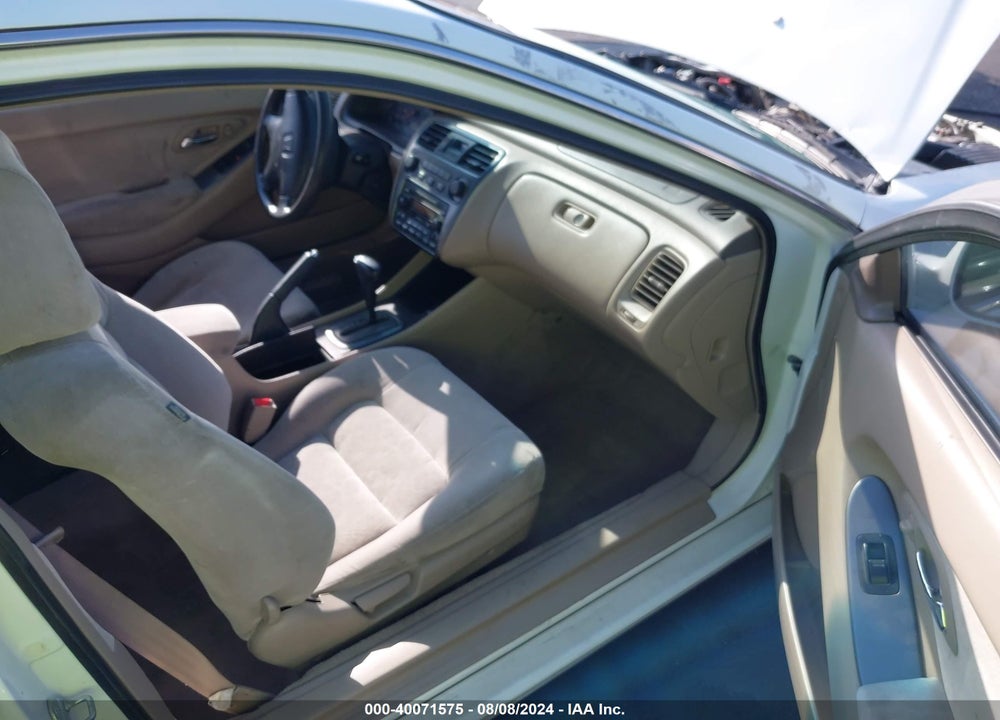 2001 HONDA ACCORD 2.3 EX VIN: 1HGCG325X1A033961