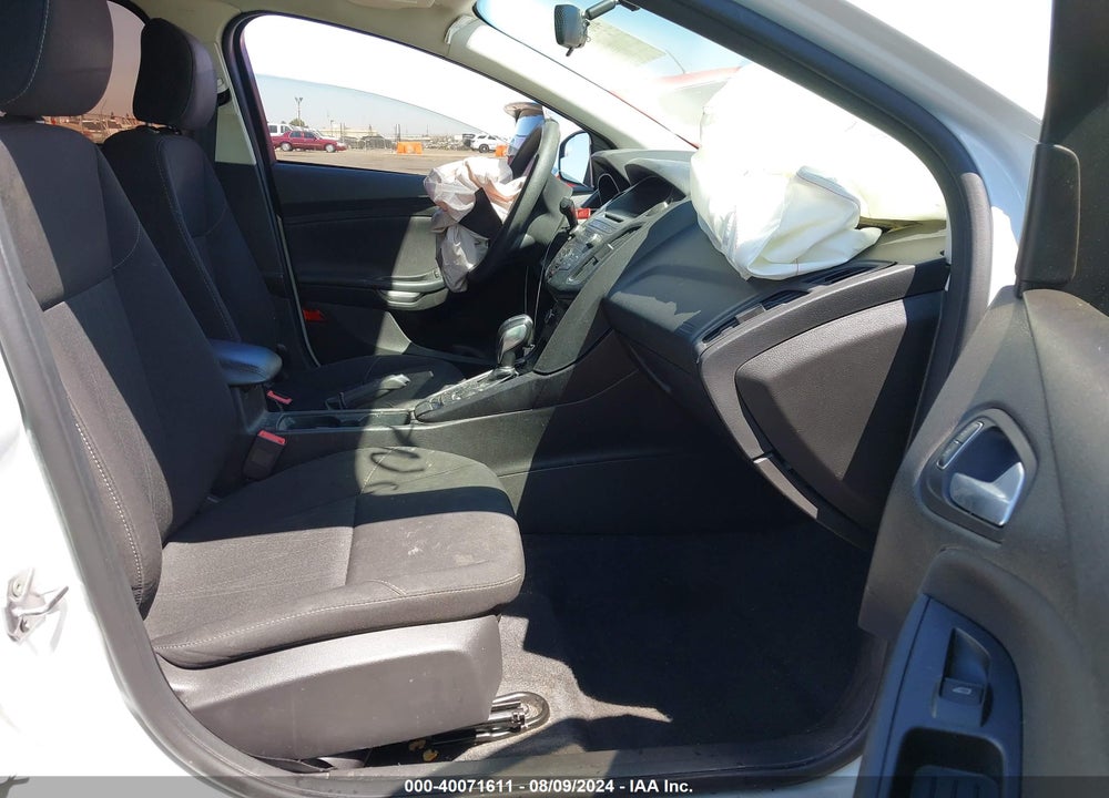 2016 FORD FOCUS SE VIN: 1FADP3F20GL406141
