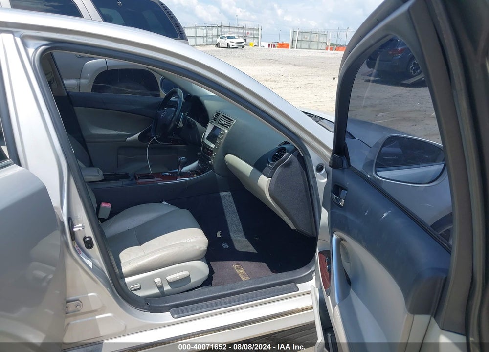 2008 LEXUS IS 350 VIN: JTHBE262X82013707