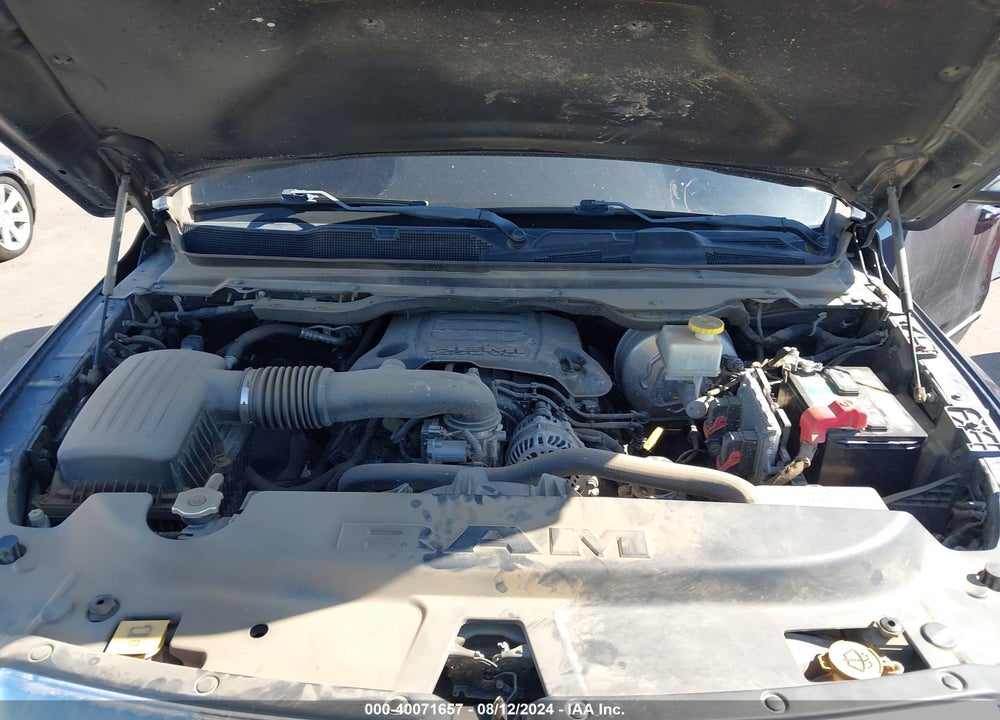 2019 RAM 1500 LIMITED 4X4 5'7 BOX VIN: 1C6SRFHT7KN801599