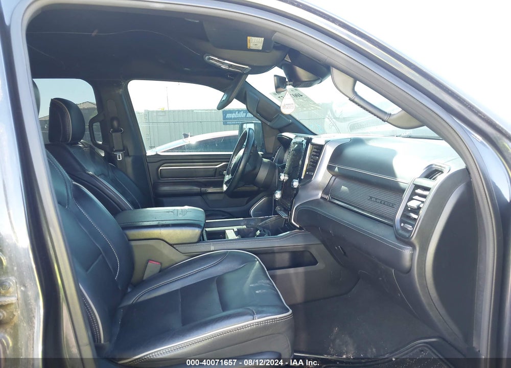 2019 RAM 1500 LIMITED 4X4 5'7 BOX VIN: 1C6SRFHT7KN801599