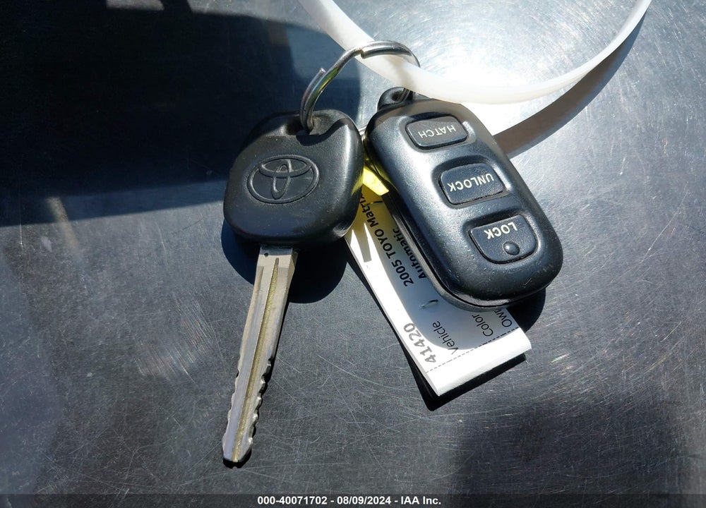 2005 TOYOTA MATRIX/XR VIN: 2T1KR32E15C367298