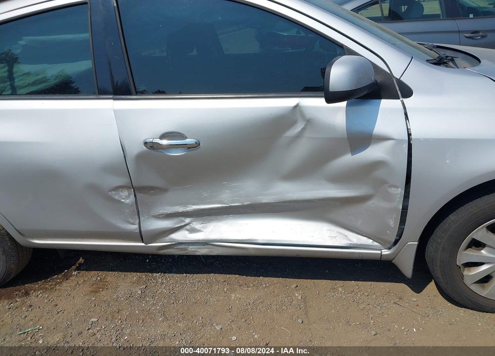 2014 NISSAN VERSA 1.6 SV VIN: 3N1CN7AP9EL826684
